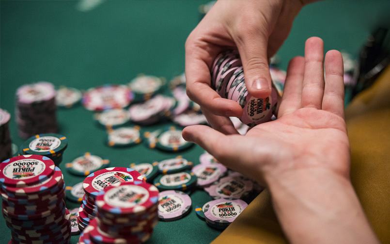 Cách chơi bluff trong poker là gì? Chơi bluff như thế nào cho hiệu quả?